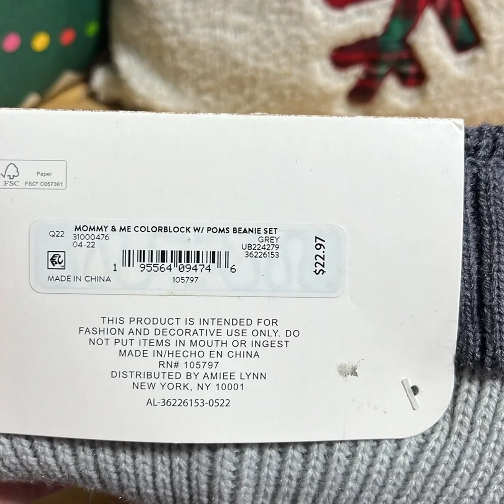 Mommy and me color block beanie 2 pc set - Picture 6 of 6